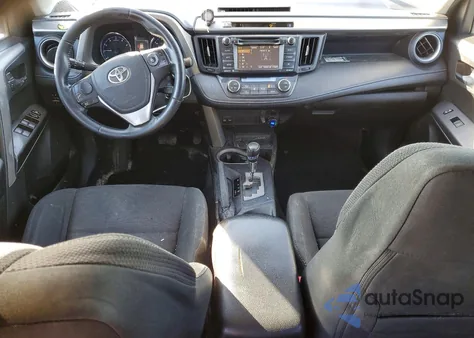 2016 Toyota Rav4 Xle z USA, uszkodzony, nr VIN 2T3RFREV1GW479467